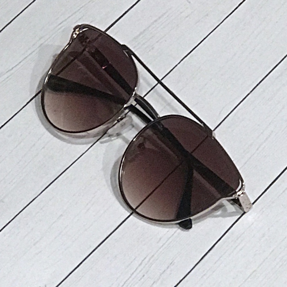 Brown retro sunglasses